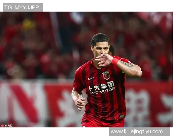 胡尔克39岁仍锋芒毕露生涯853场贡献667球海港年薪1180万创造130球佳绩